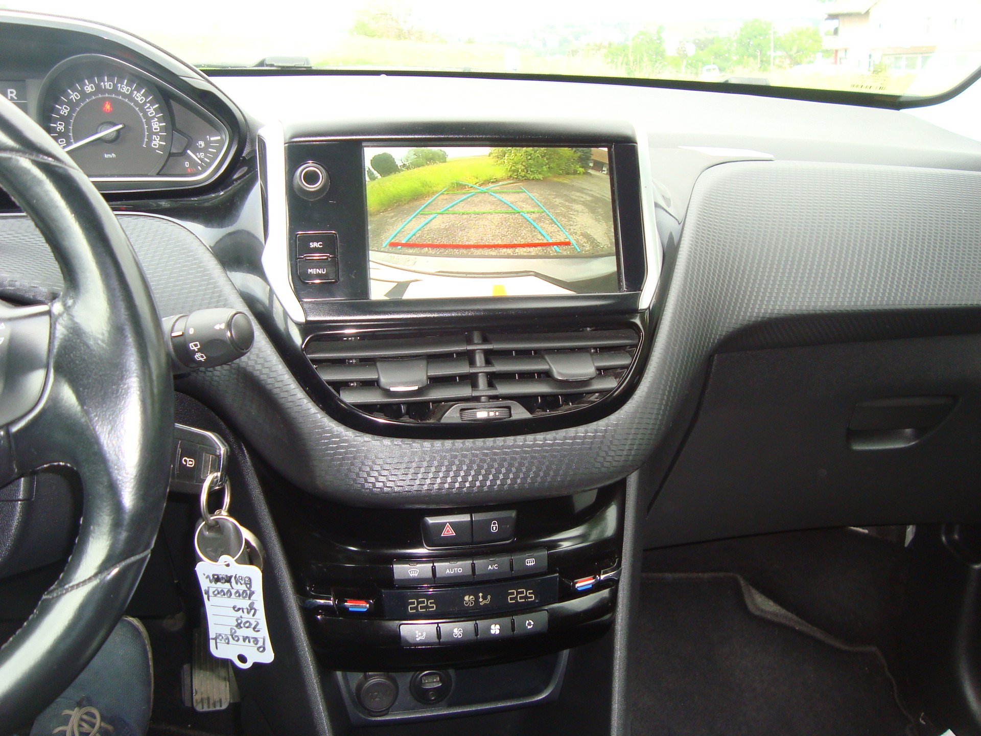 PEUGEOT 208 1.2 PureTech Active EAT6-image-9
