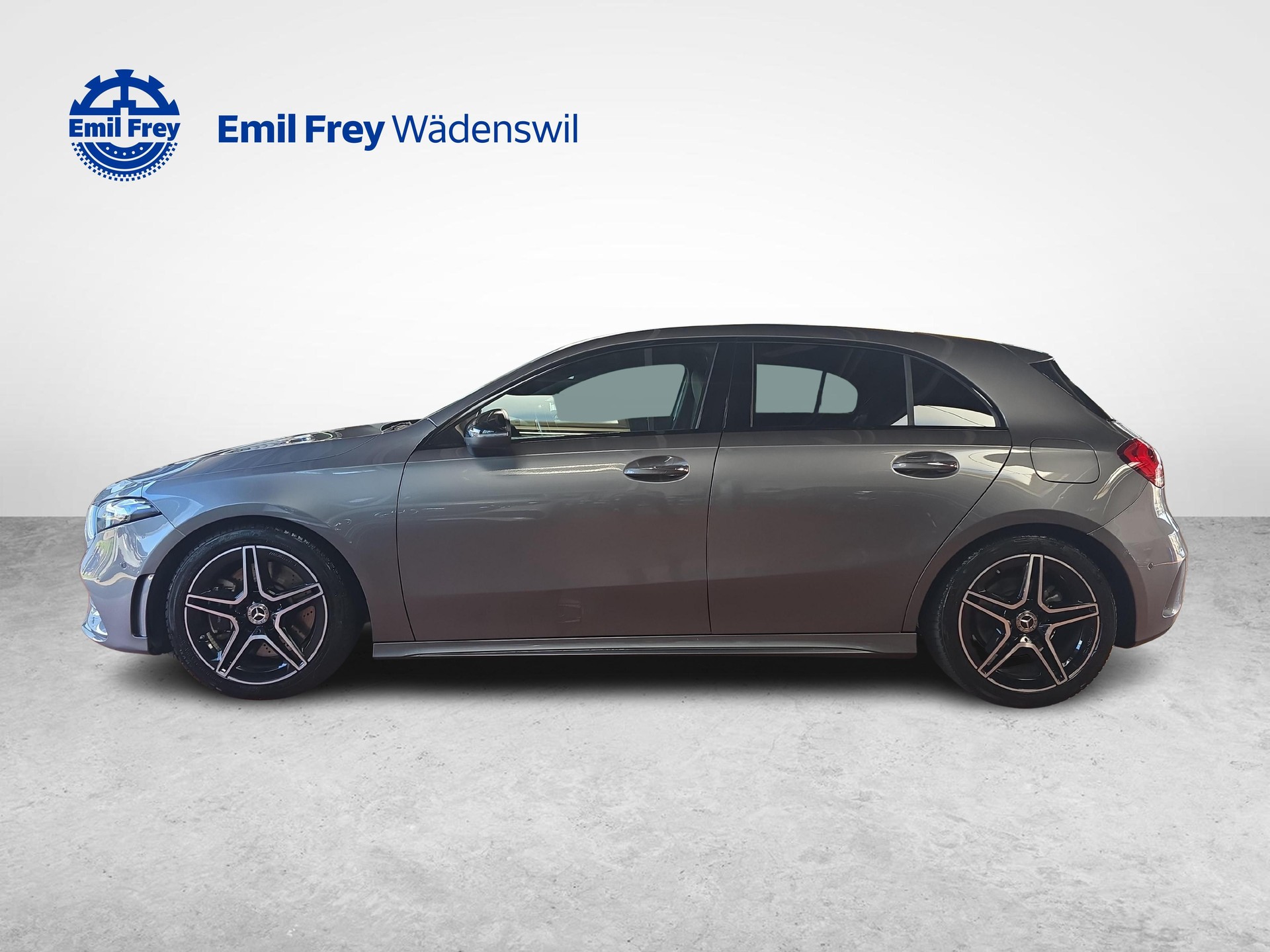 MERCEDES-BENZ A 250 4MATIC AMG Line-showroom-element-1