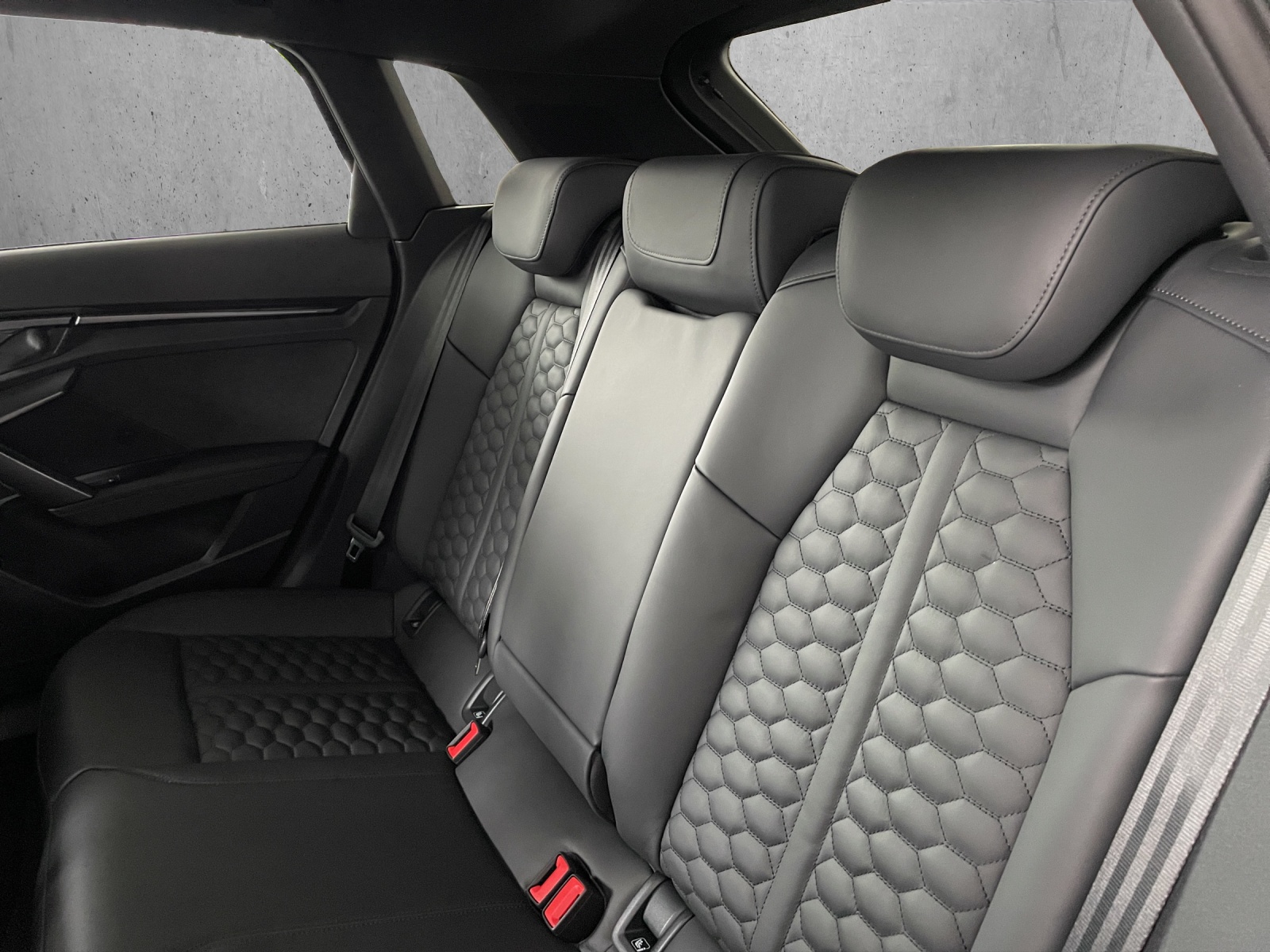 AUDI RS3 Sportback 2.5 TSI quattro S-tronic-image-13