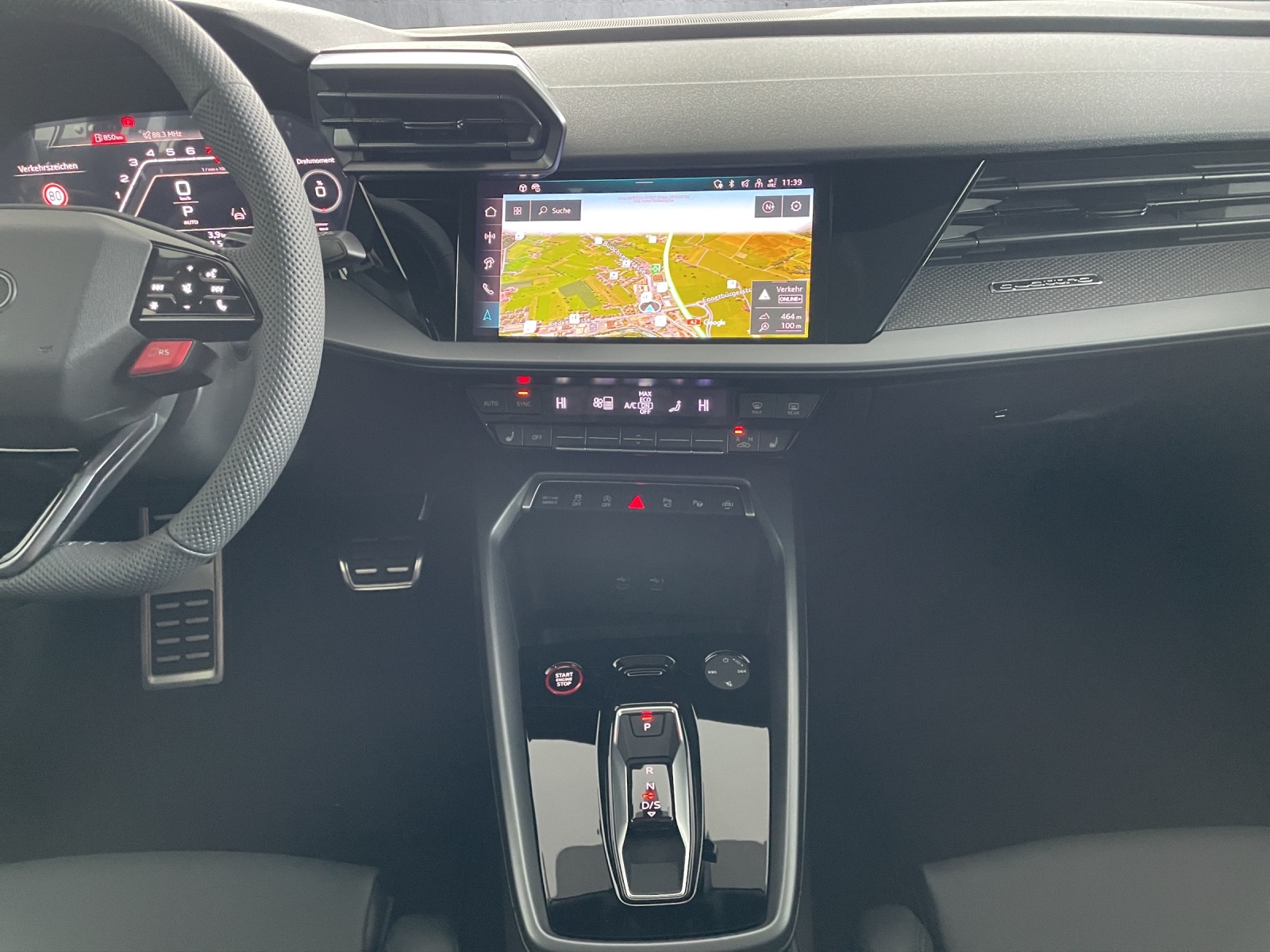 AUDI RS3 Sportback 2.5 TSI quattro S-tronic-image-11