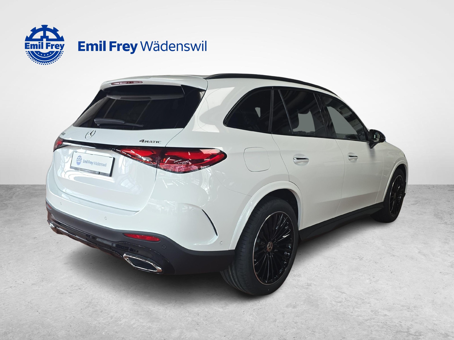 MERCEDES-BENZ GLC 300 4MATIC AMG Line-showroom-element-3