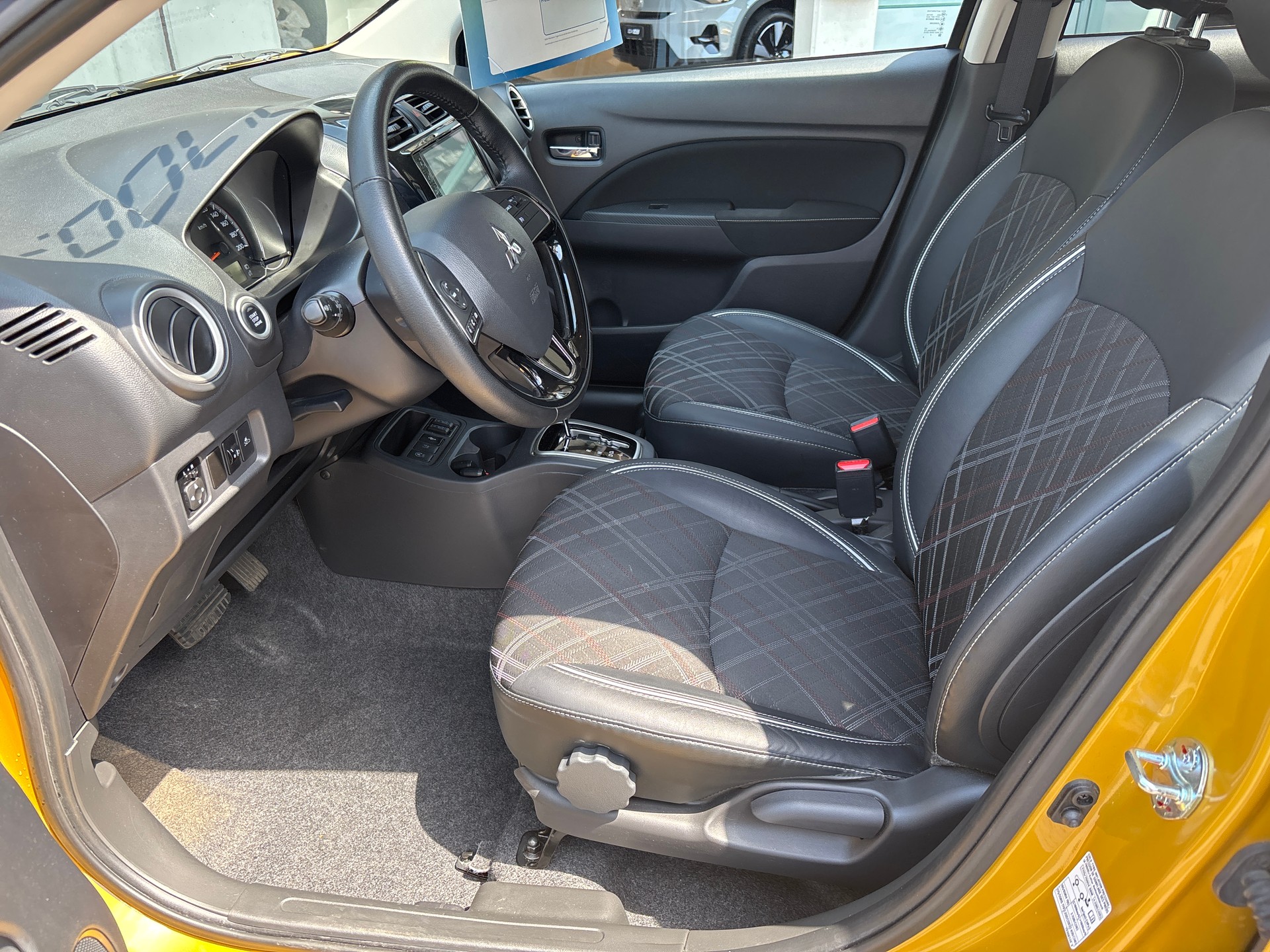MITSUBISHI Space Star 1.2 CVT Invite-image-10