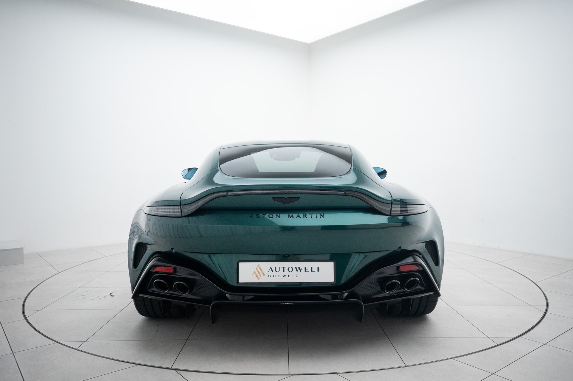 ASTON MARTIN V8 Vantage-showroom-element-3