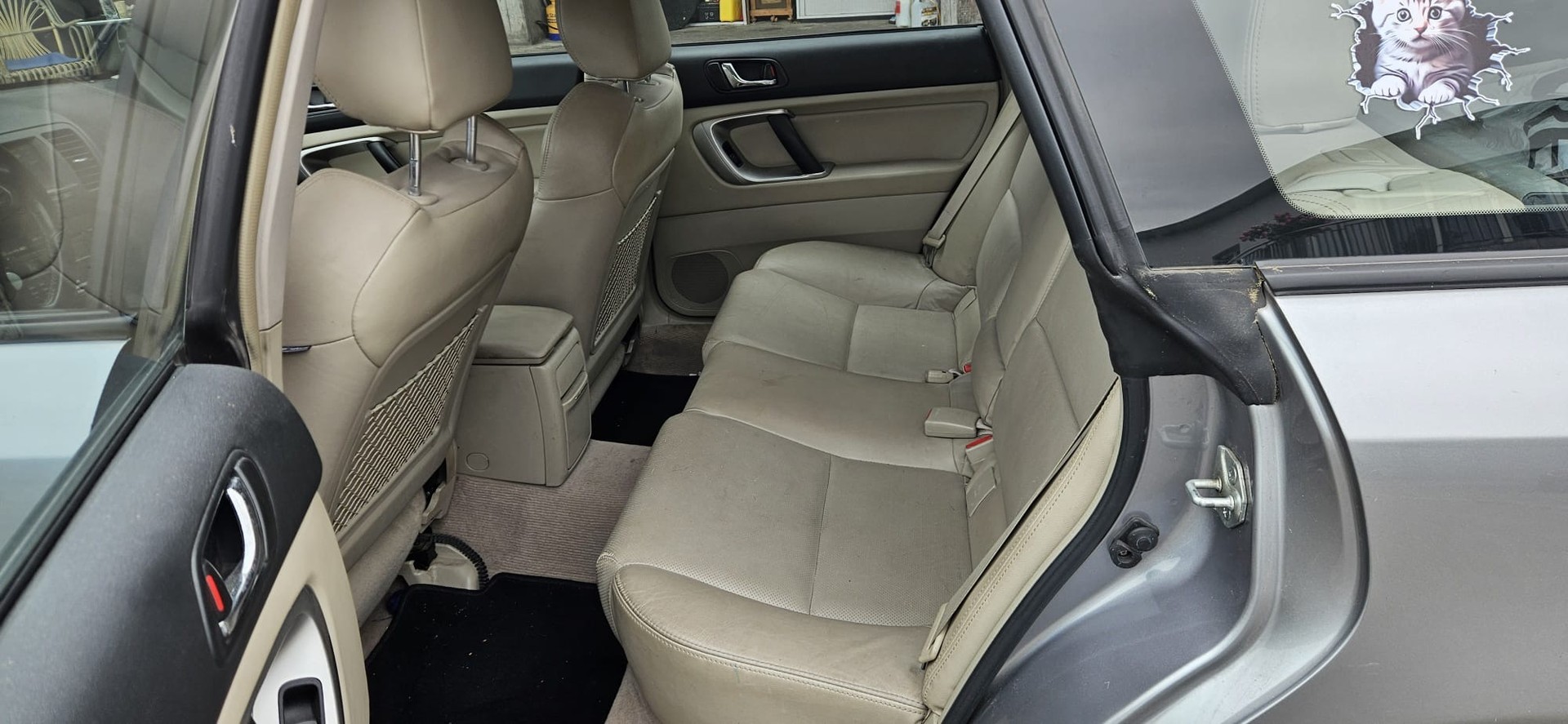 SUBARU Legacy 2.5i AWD Limited Automatic-image-3