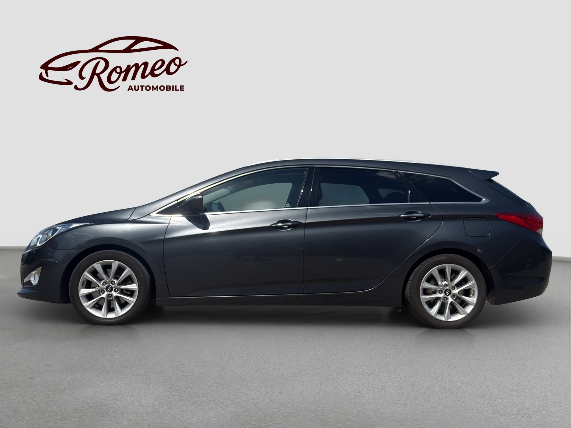 HYUNDAI i40 Wagon 1.7 CRDI Premium Automatic ** Frisch ab MFK und Service ** Panorama -Schiebedach **-image-9