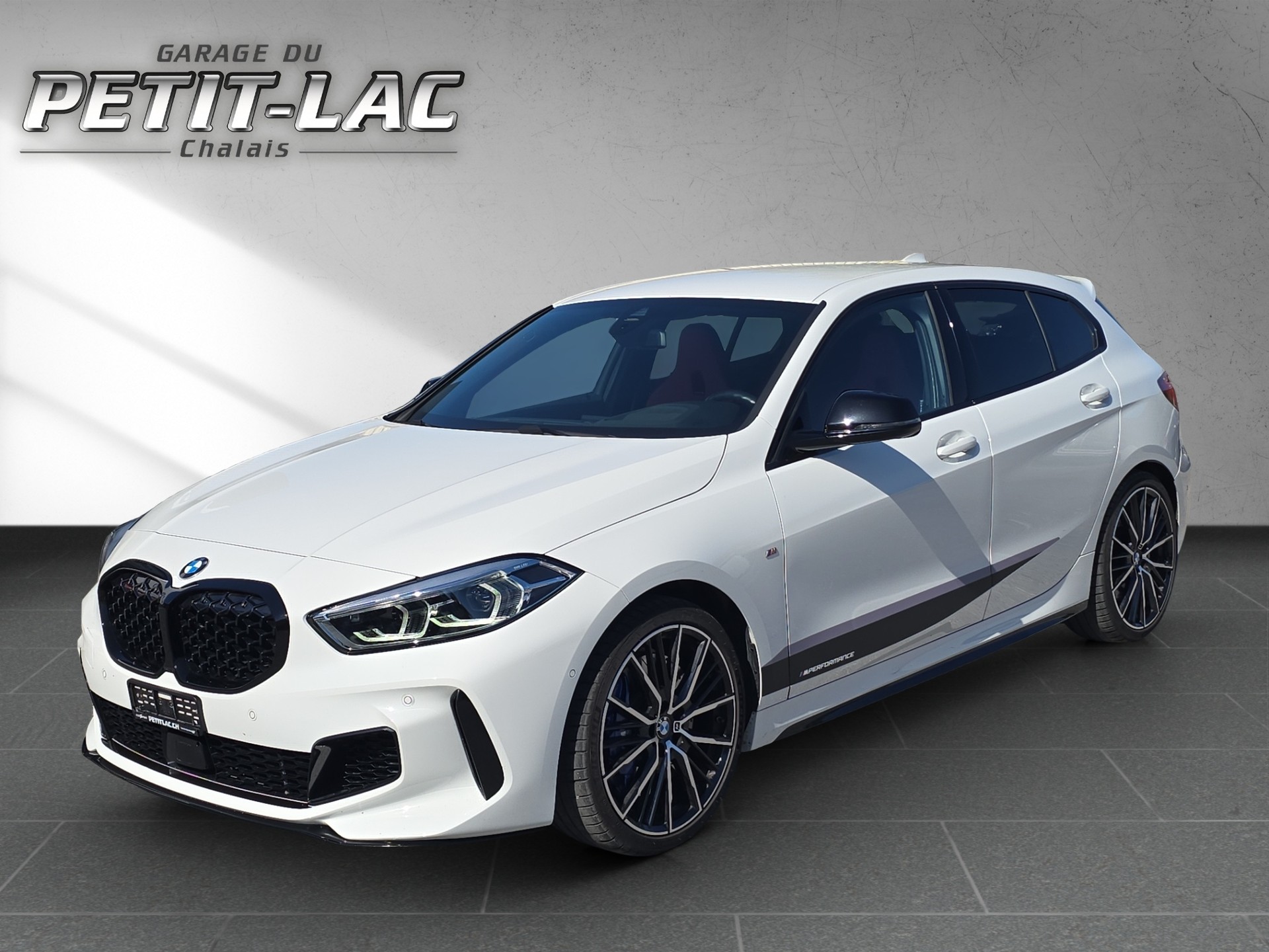 BMW M135i xDrive Steptronic-image-7