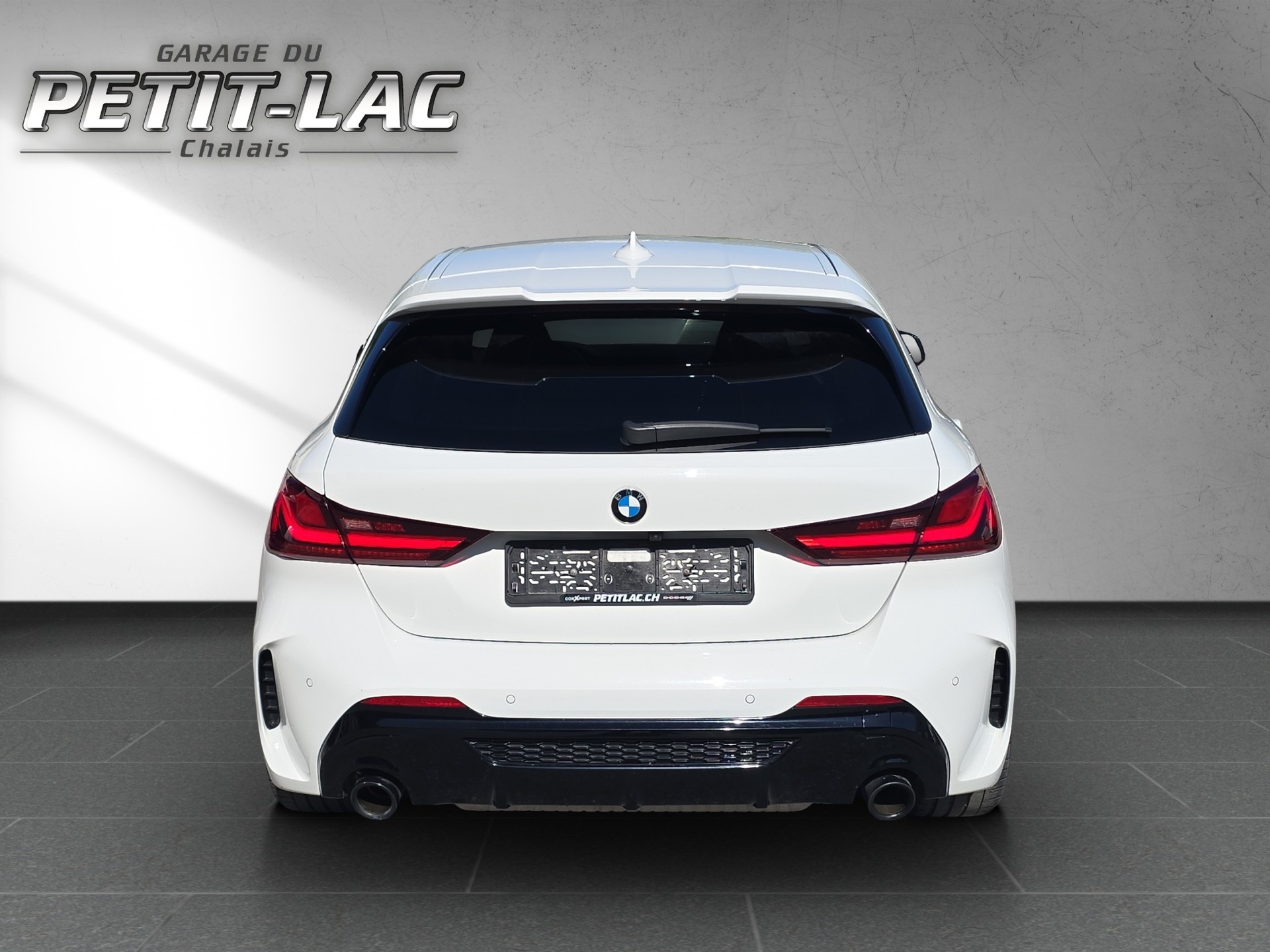 BMW M135i xDrive Steptronic-image-4
