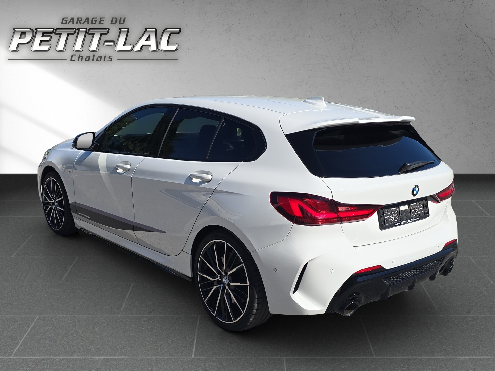 BMW M135i xDrive Steptronic-image-5