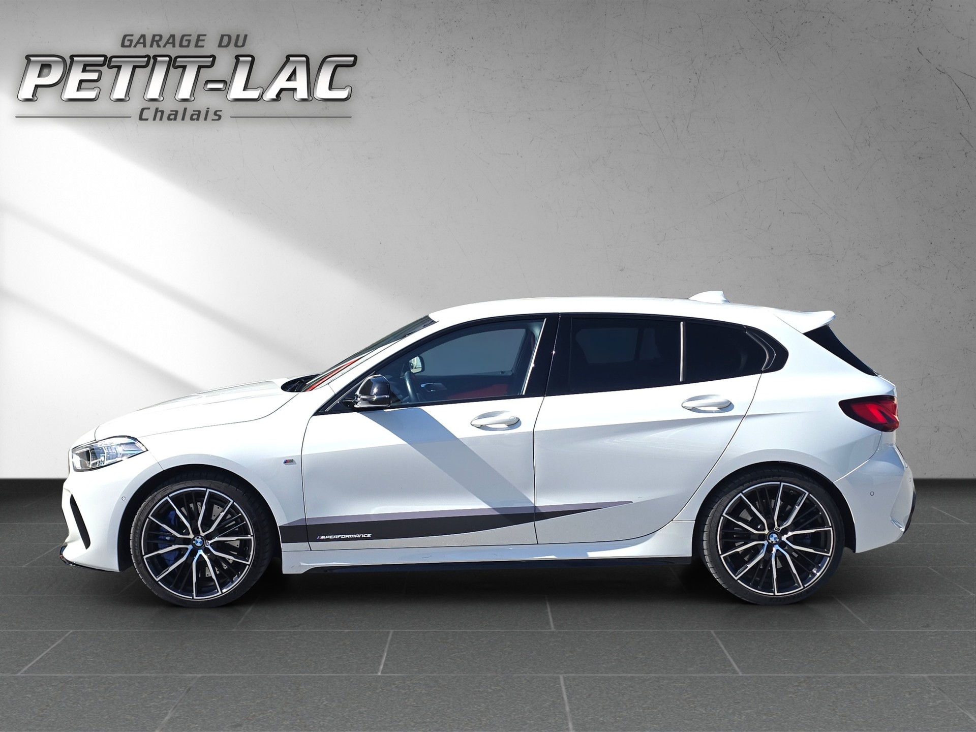 BMW M135i xDrive Steptronic-image-6