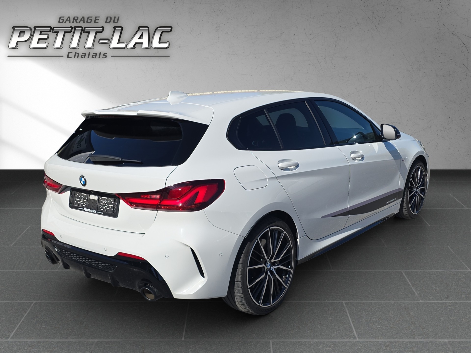 BMW M135i xDrive Steptronic-image-3