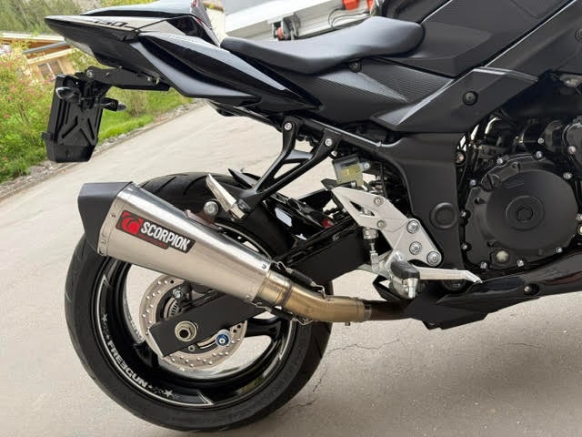 SUZUKI GSR 750 ABS Freegun-image-1
