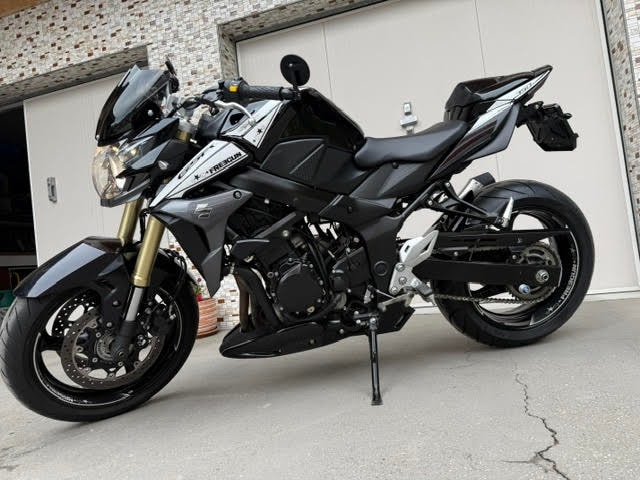 SUZUKI GSR 750 ABS Freegun