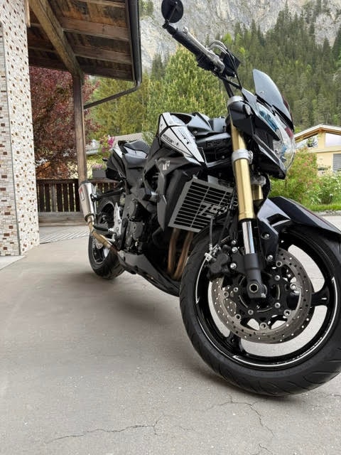 SUZUKI GSR 750 ABS Freegun-image-10
