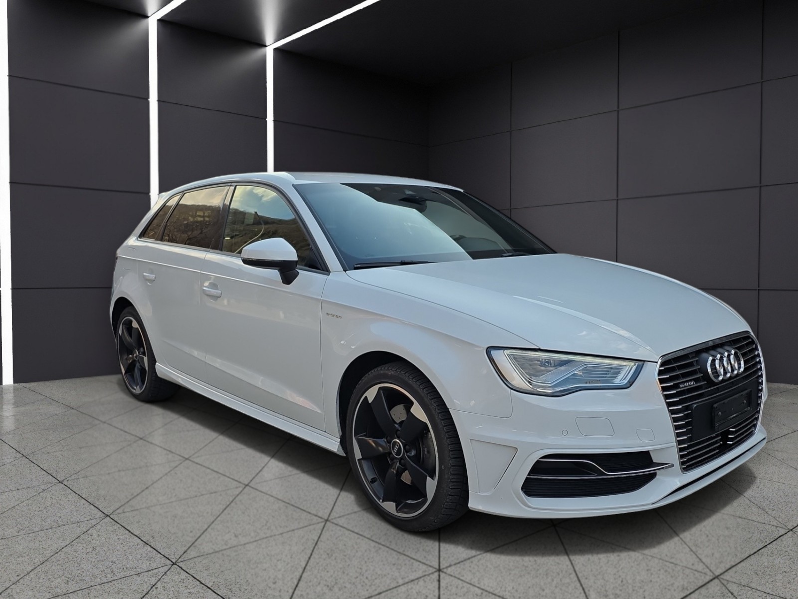 AUDI A3 Sportback 1.4 e-tron Attraction S-tronic-image-2