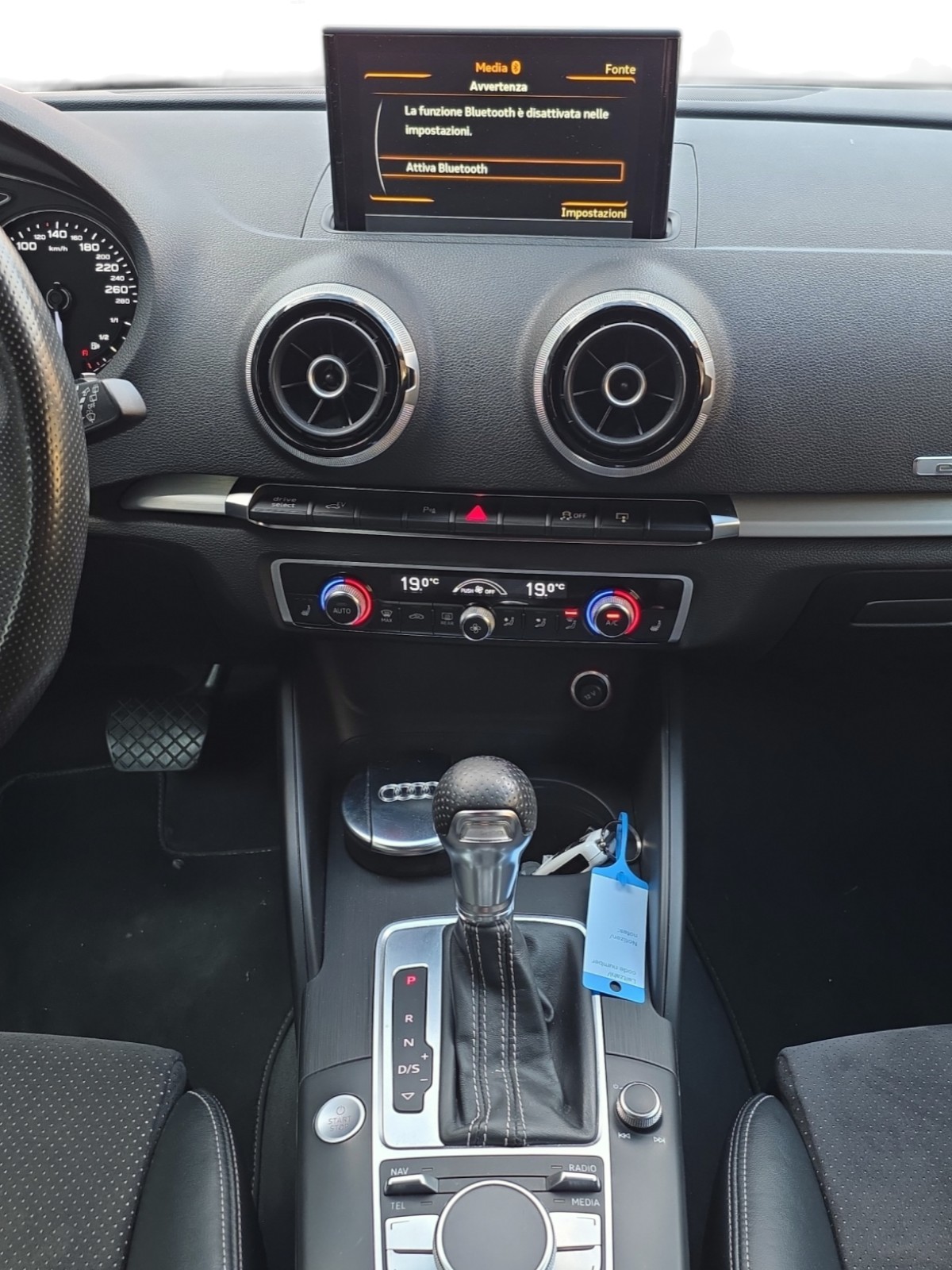 AUDI A3 Sportback 1.4 e-tron Attraction S-tronic-image-11