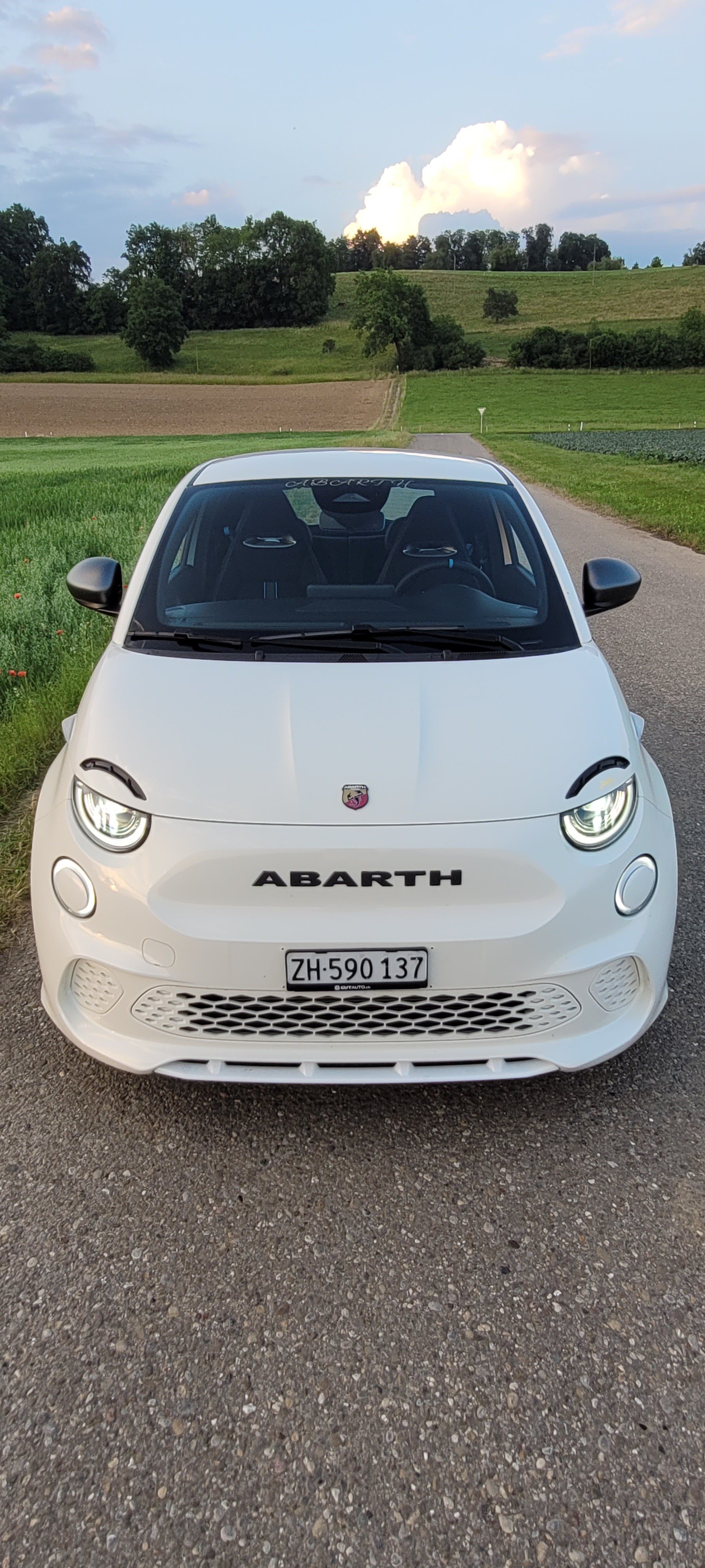 FIAT Abarth 500e-image-5