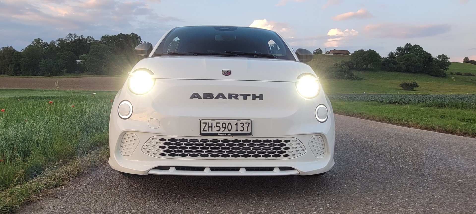 FIAT Abarth 500e-image-3