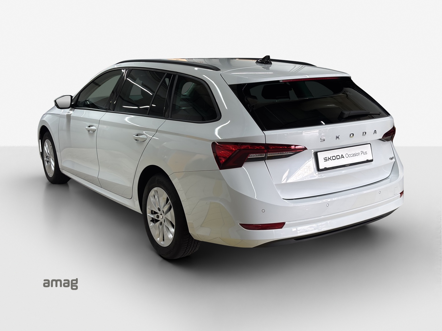 SKODA Octavia Combi 2.0 TDI DSG Ambition 4x4-showroom-element-2