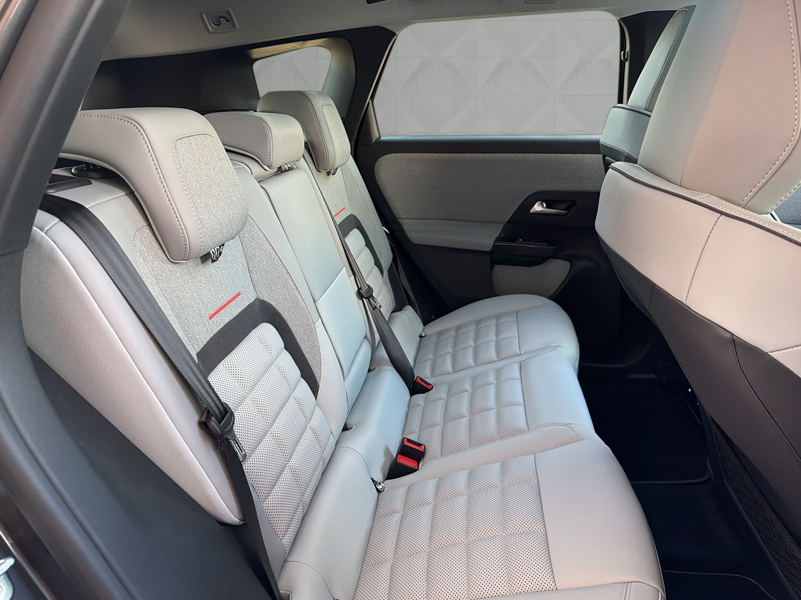 CITROEN E-C5 Aircross 73 kWh Max-image-10