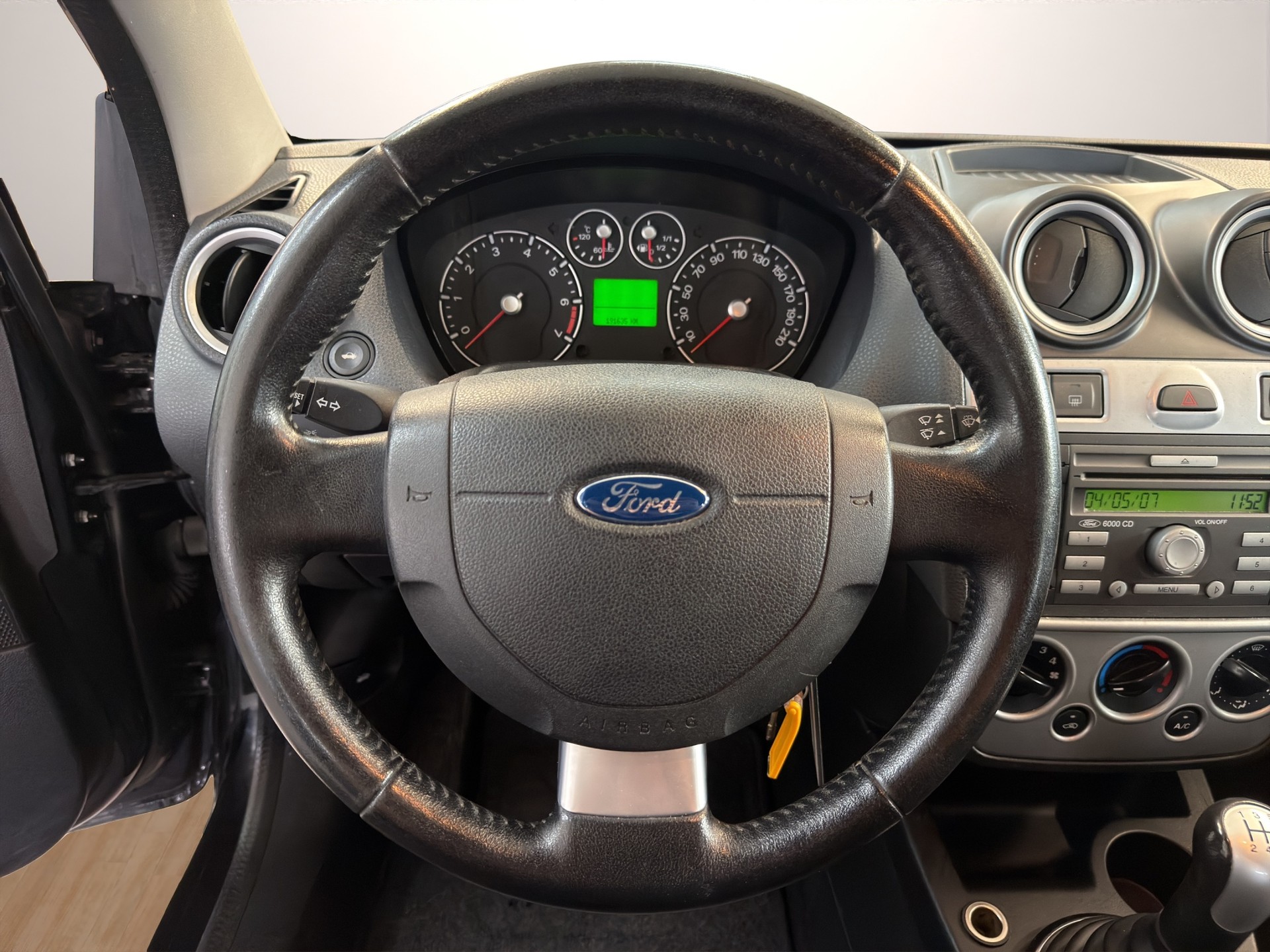 FORD Fiesta 1.4 16V Trend-image-8