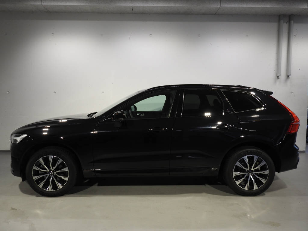 VOLVO XC60 2.0 B5 MH Plus Dark AWD-showroom-element-2
