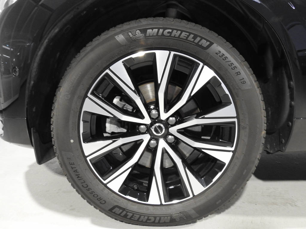 VOLVO XC60 2.0 B5 MH Plus Dark AWD-image-10