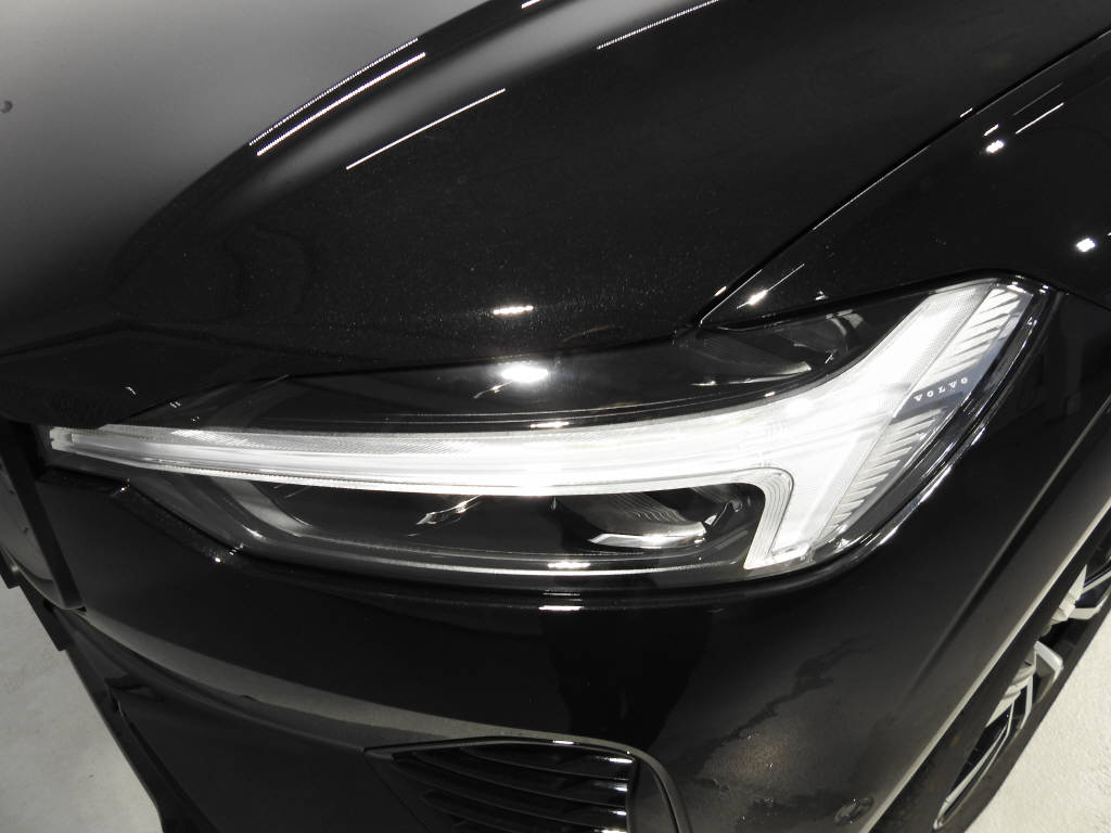 VOLVO XC60 2.0 B5 MH Plus Dark AWD-image-9