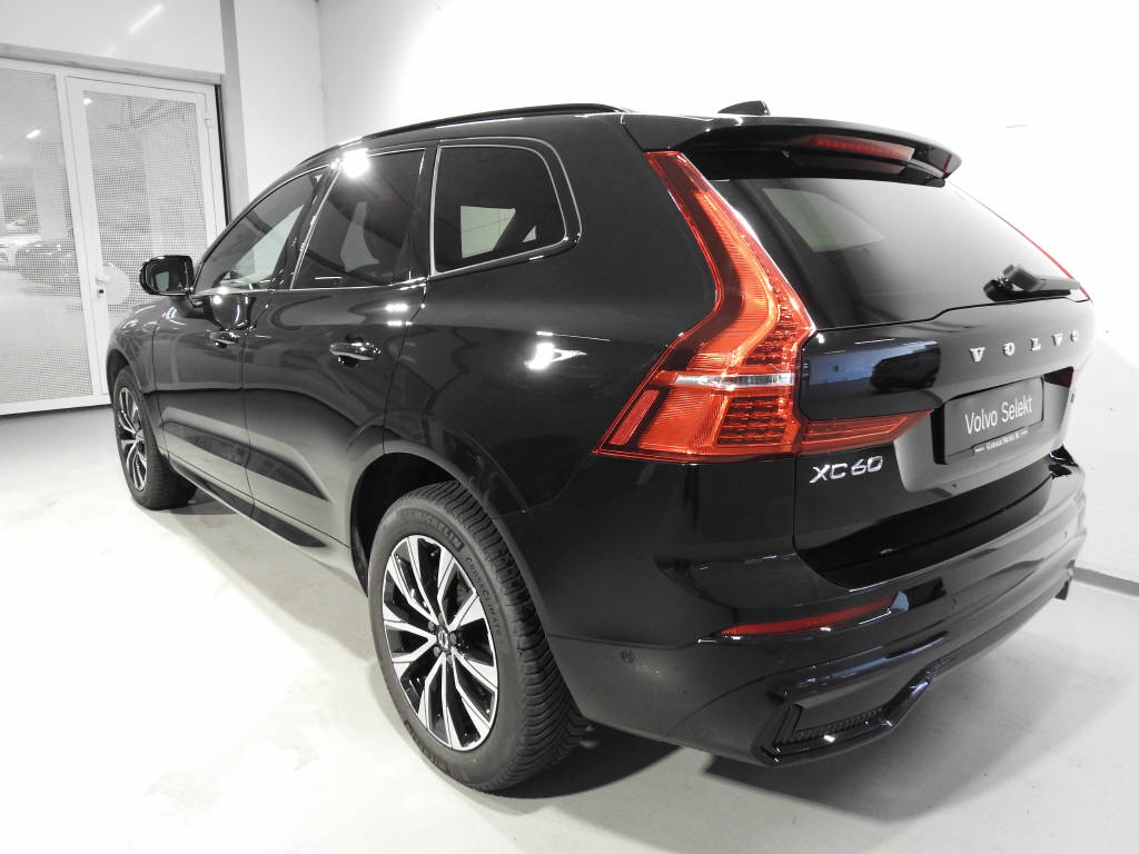 VOLVO XC60 2.0 B5 MH Plus Dark AWD-showroom-element-3