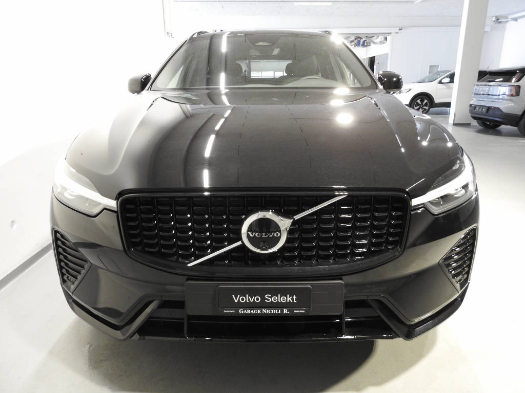 VOLVO XC60 2.0 B5 MH Plus Dark AWD-showroom-element-1