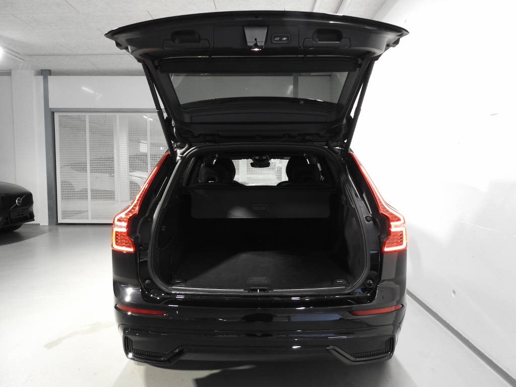 VOLVO XC60 2.0 B5 MH Plus Dark AWD-image-8