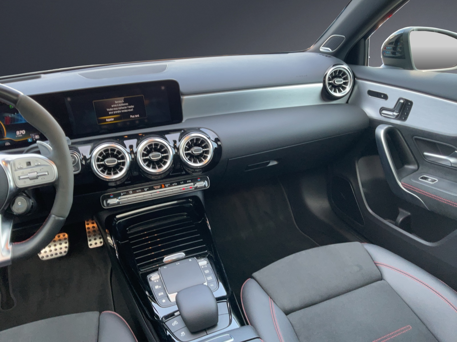 MERCEDES-BENZ A 35 AMG 4Matic-image-13