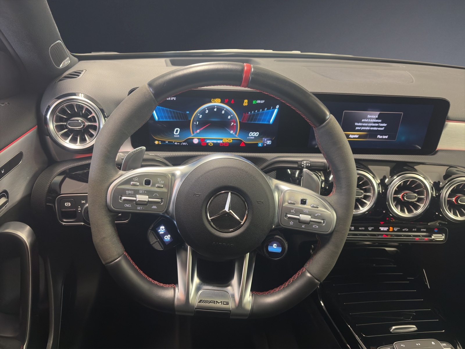MERCEDES-BENZ A 35 AMG 4Matic-image-12