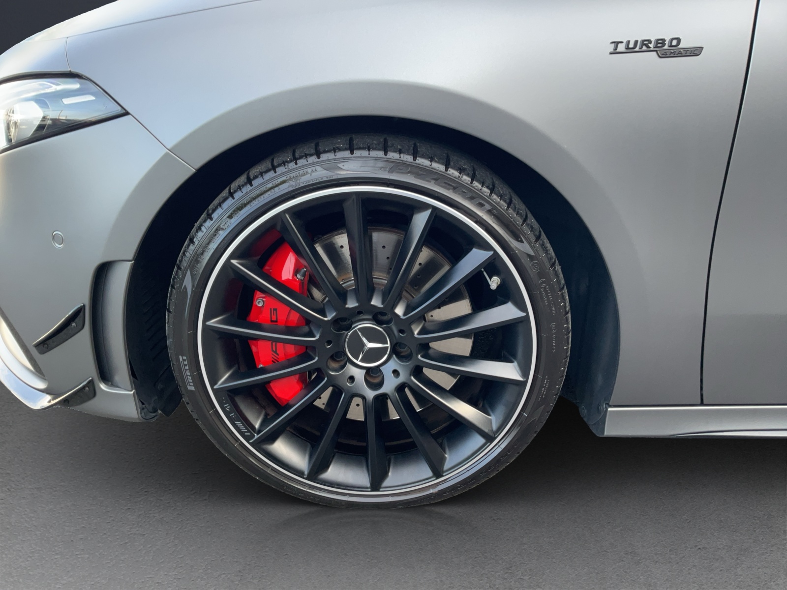 MERCEDES-BENZ A 35 AMG 4Matic-image-5