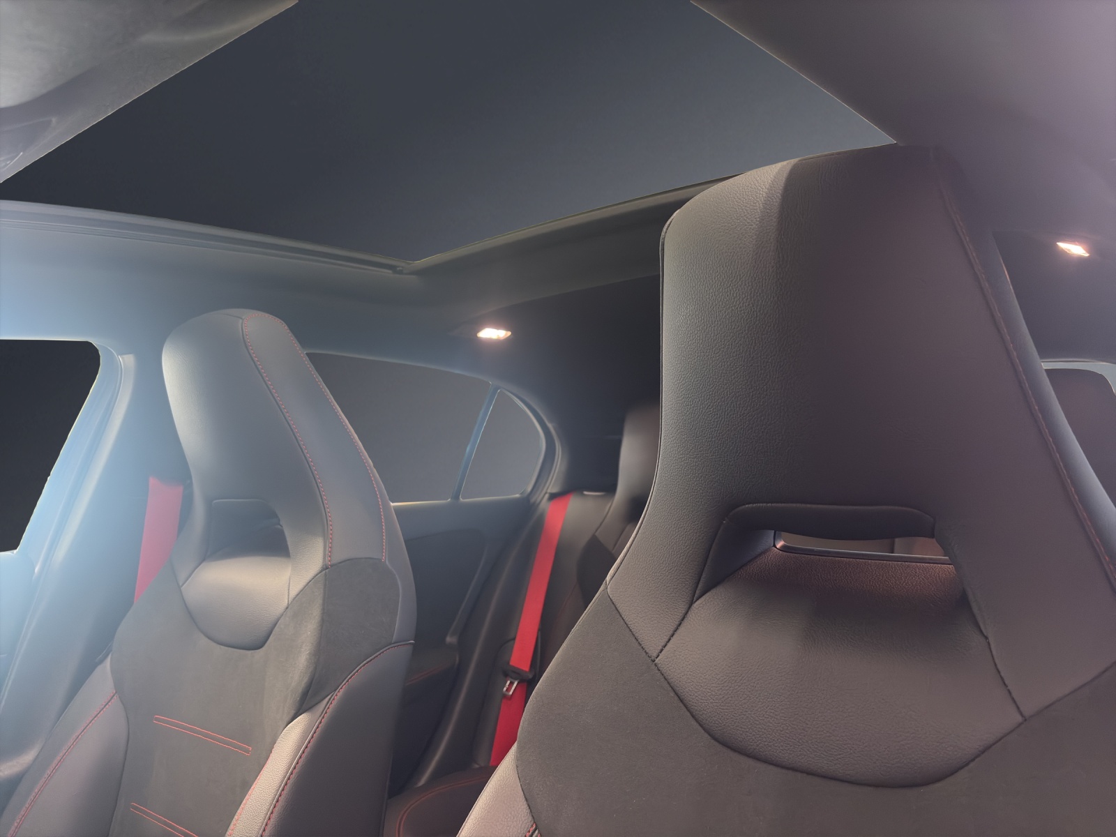 MERCEDES-BENZ A 35 AMG 4Matic-image-7