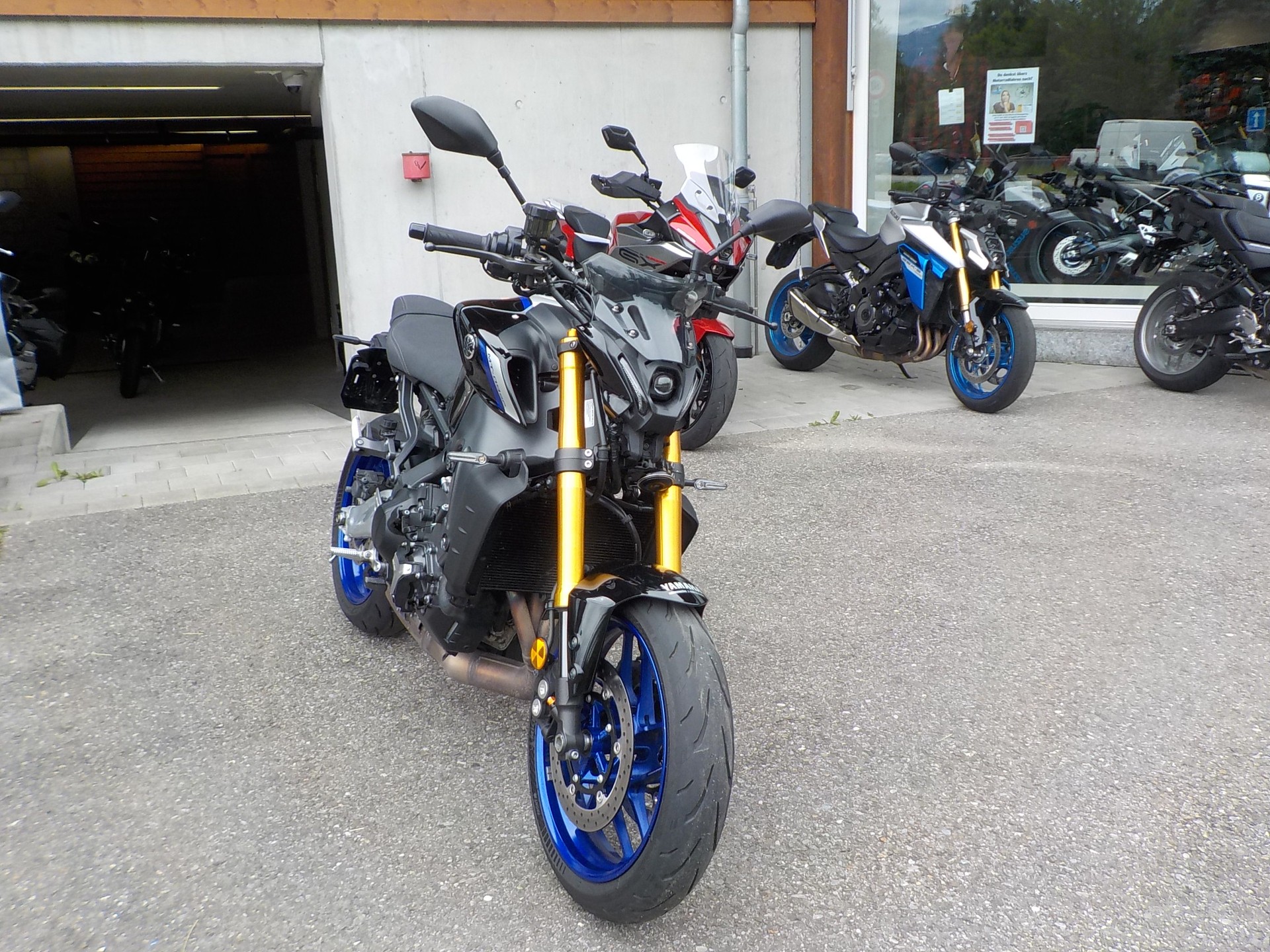 YAMAHA MT-09 SP-image-1