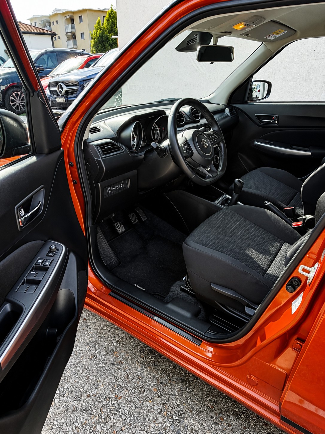 SUZUKI Swift 1.2i Piz Sulai Top Hybrid Allgrip 4x4-image-11