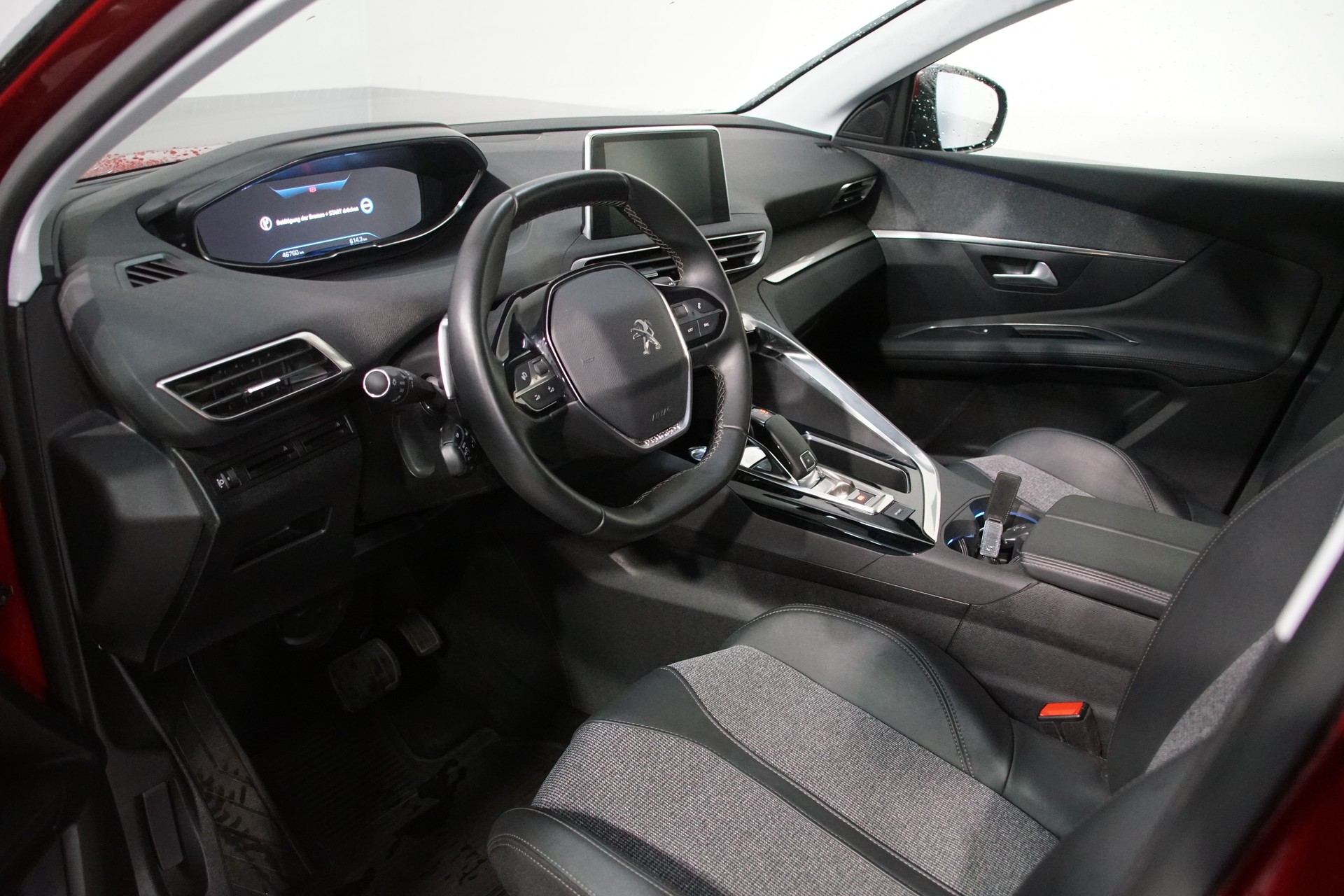 PEUGEOT 3008 1.5 BlueHDi Allure EAT-image-9