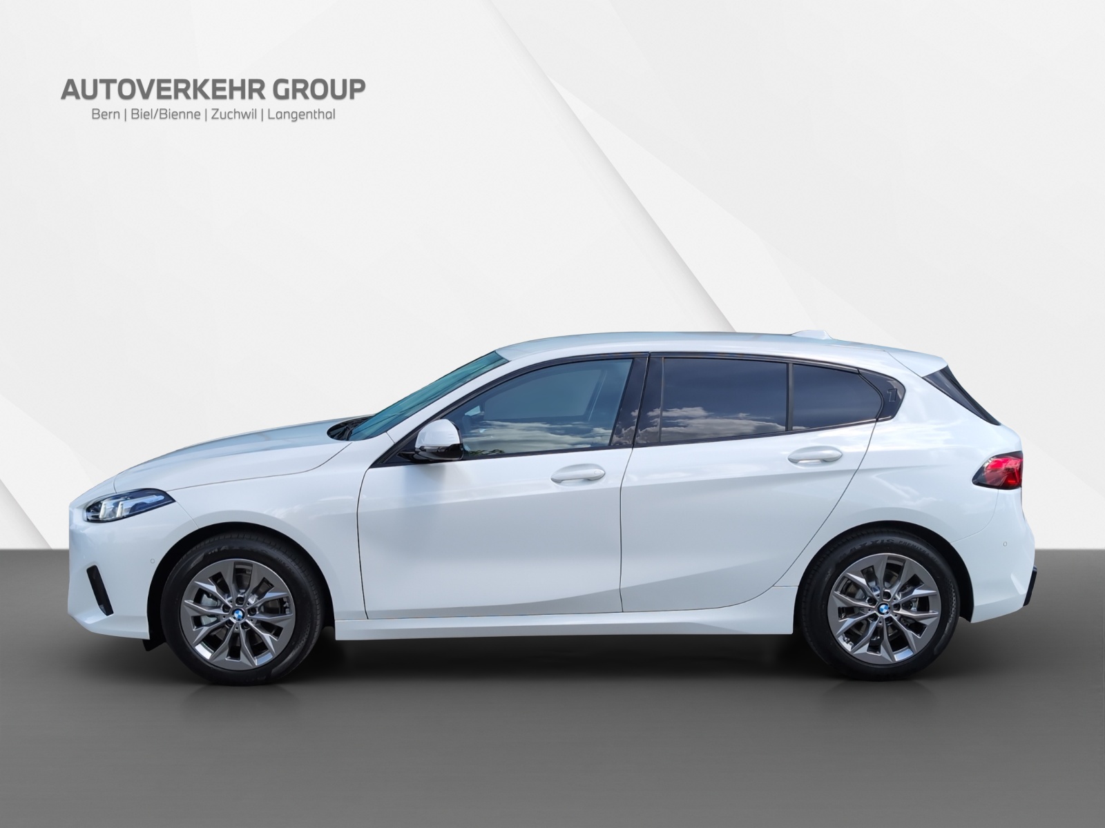 BMW 120 Steptronic-showroom-element-2