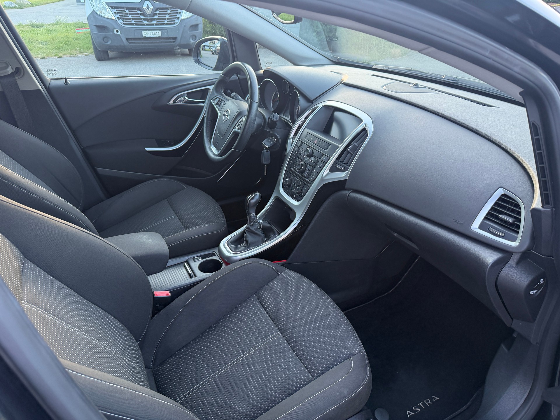 OPEL Astra SportsTourer 1.6i 16V Turbo Cosmo-image-11