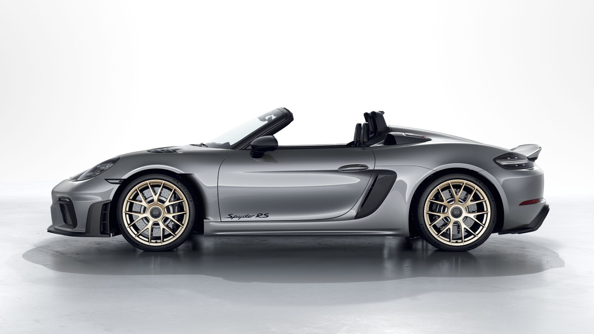 PORSCHE 718 Spyder RS-image-1