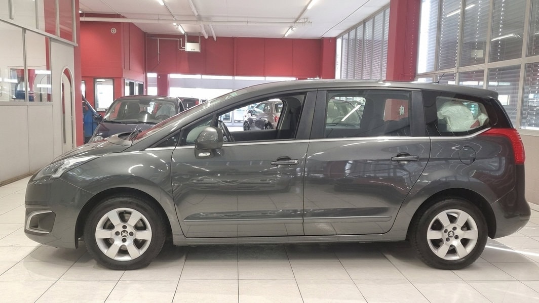 PEUGEOT 5008 1.6 THP 155 Active-showroom-element-2