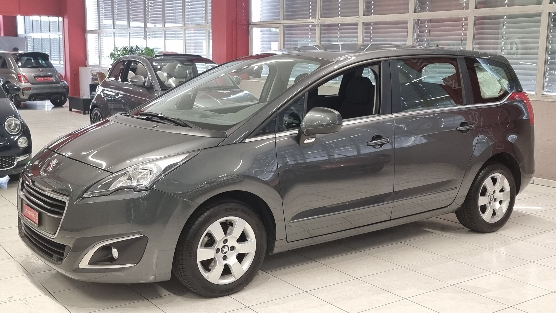 PEUGEOT 5008 1.6 THP 155 Active-showroom-element-1