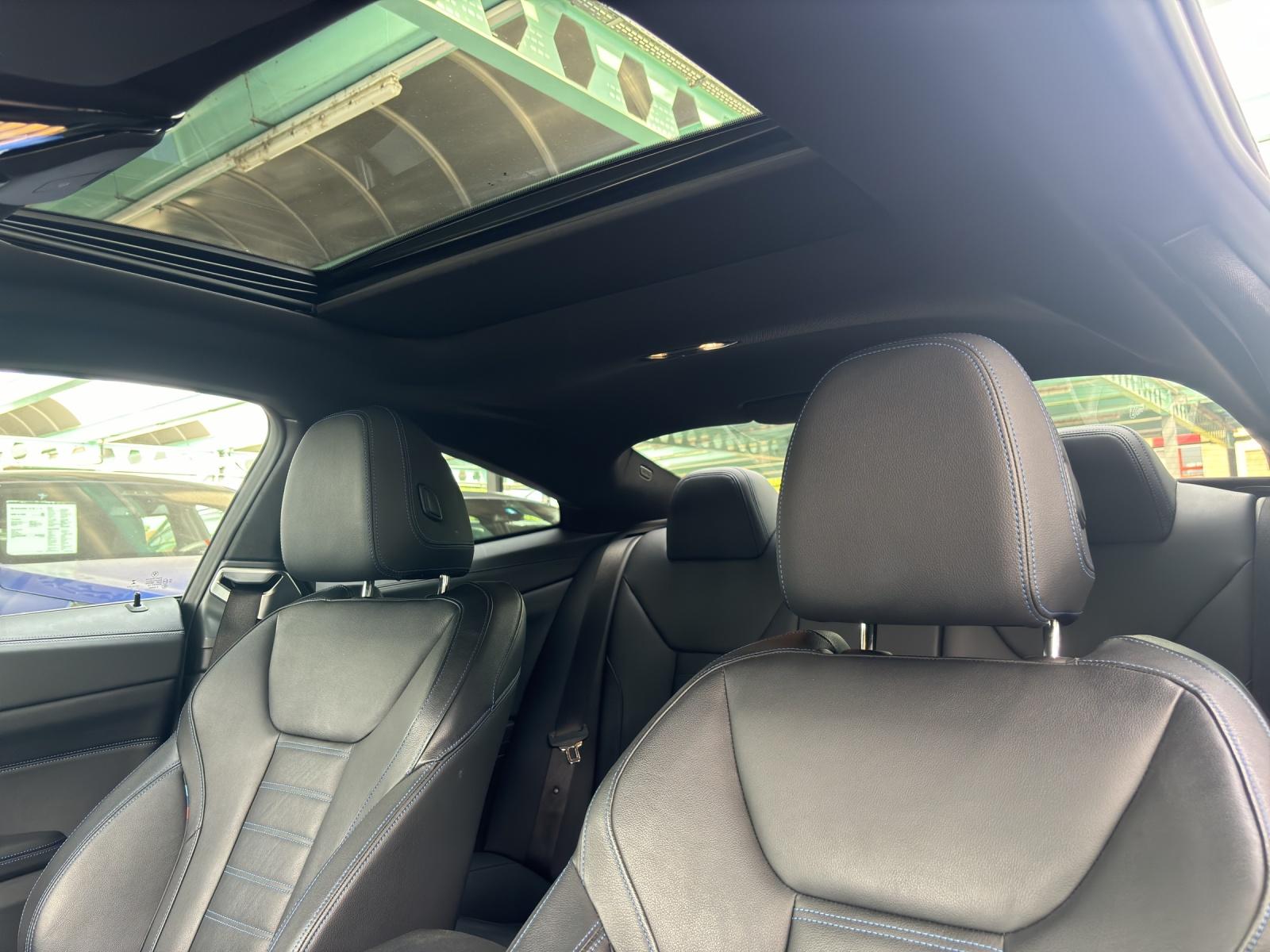 BMW M440i xDrive Coupé-image-12