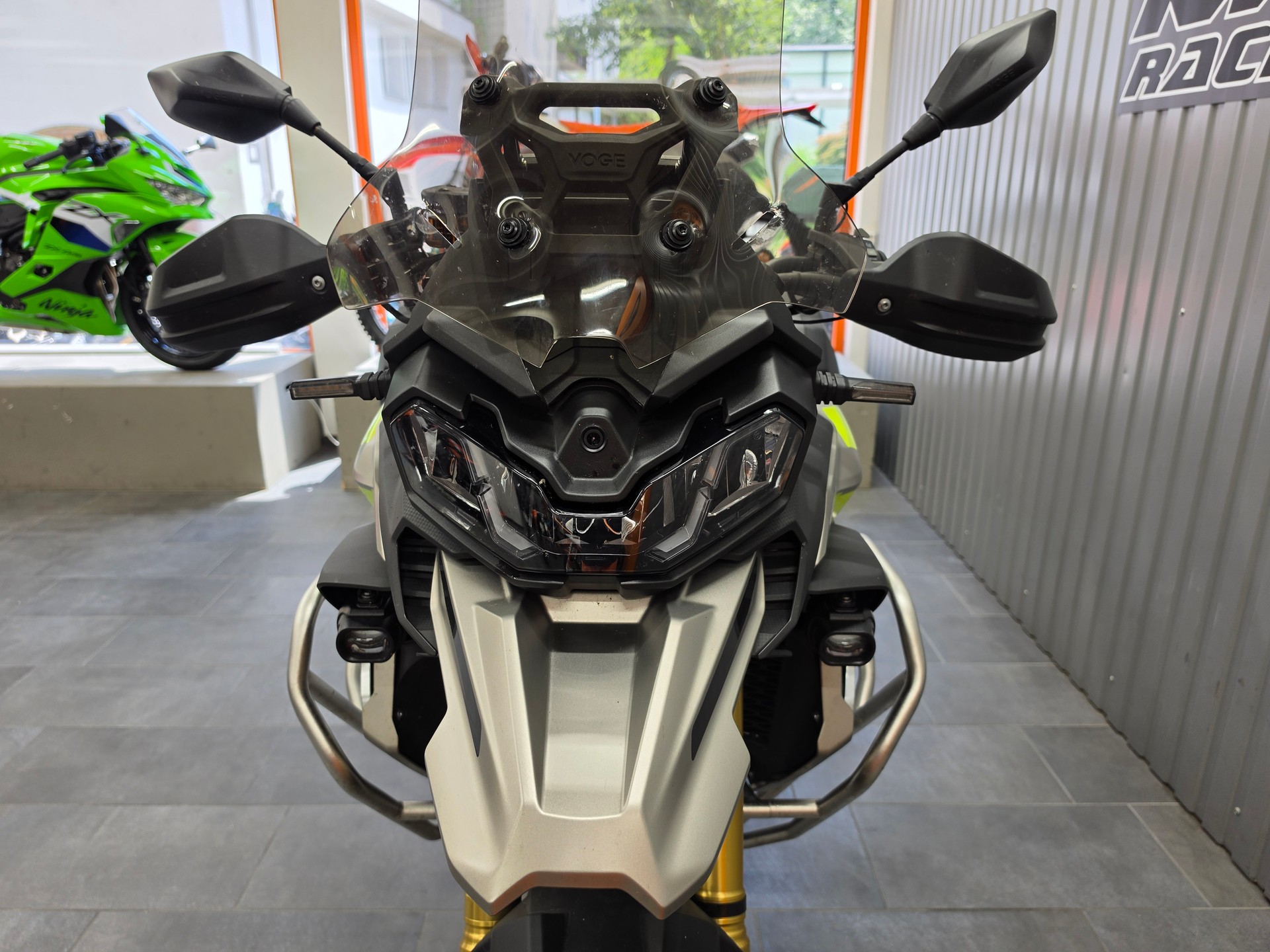 VOGE 900DSX-image-2