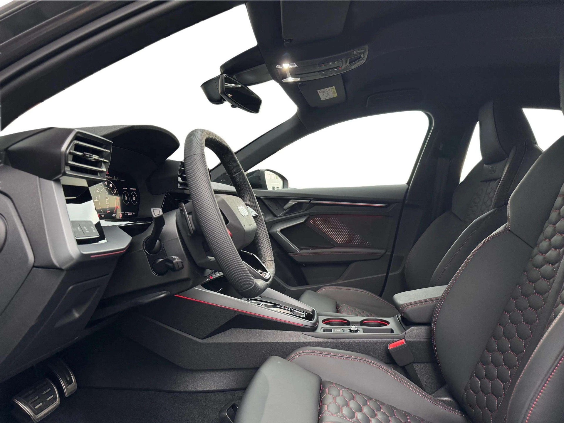 AUDI RS3 Limousine 2.5 TSI quattro S-tronic-image-8
