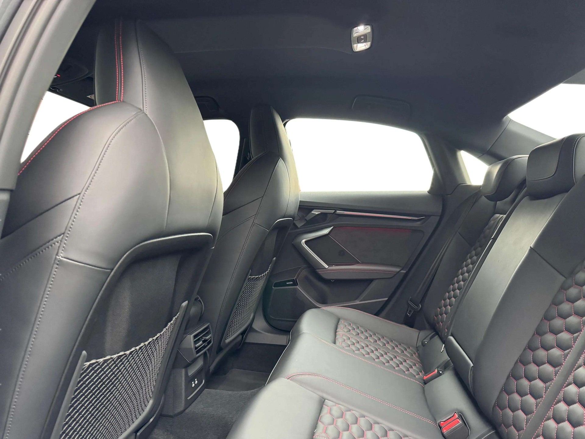 AUDI RS3 Limousine 2.5 TSI quattro S-tronic-image-18