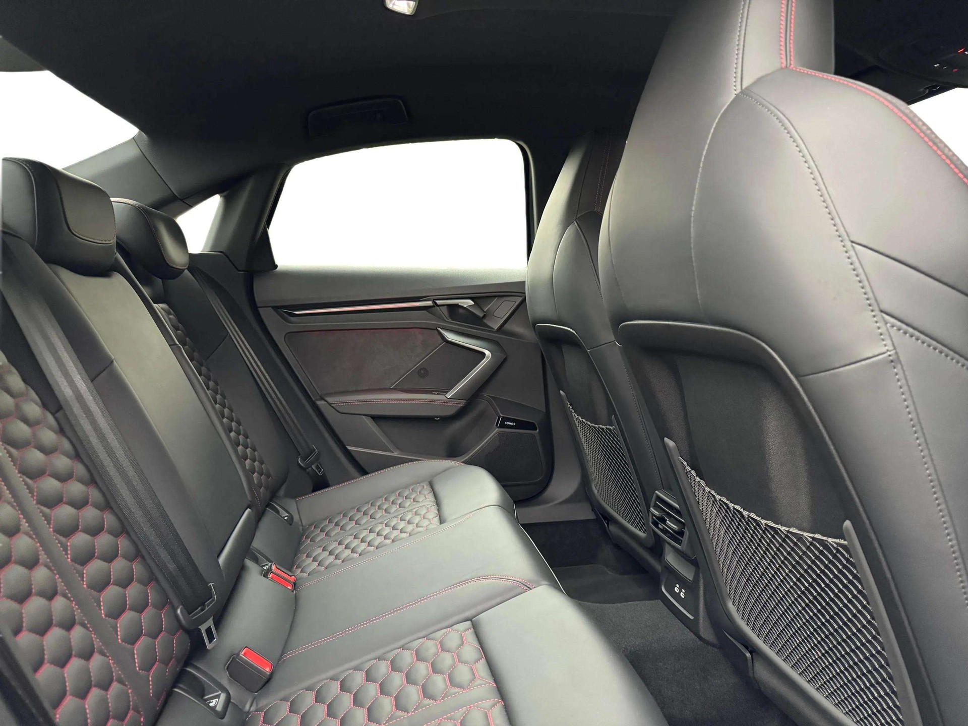 AUDI RS3 Limousine 2.5 TSI quattro S-tronic-image-17