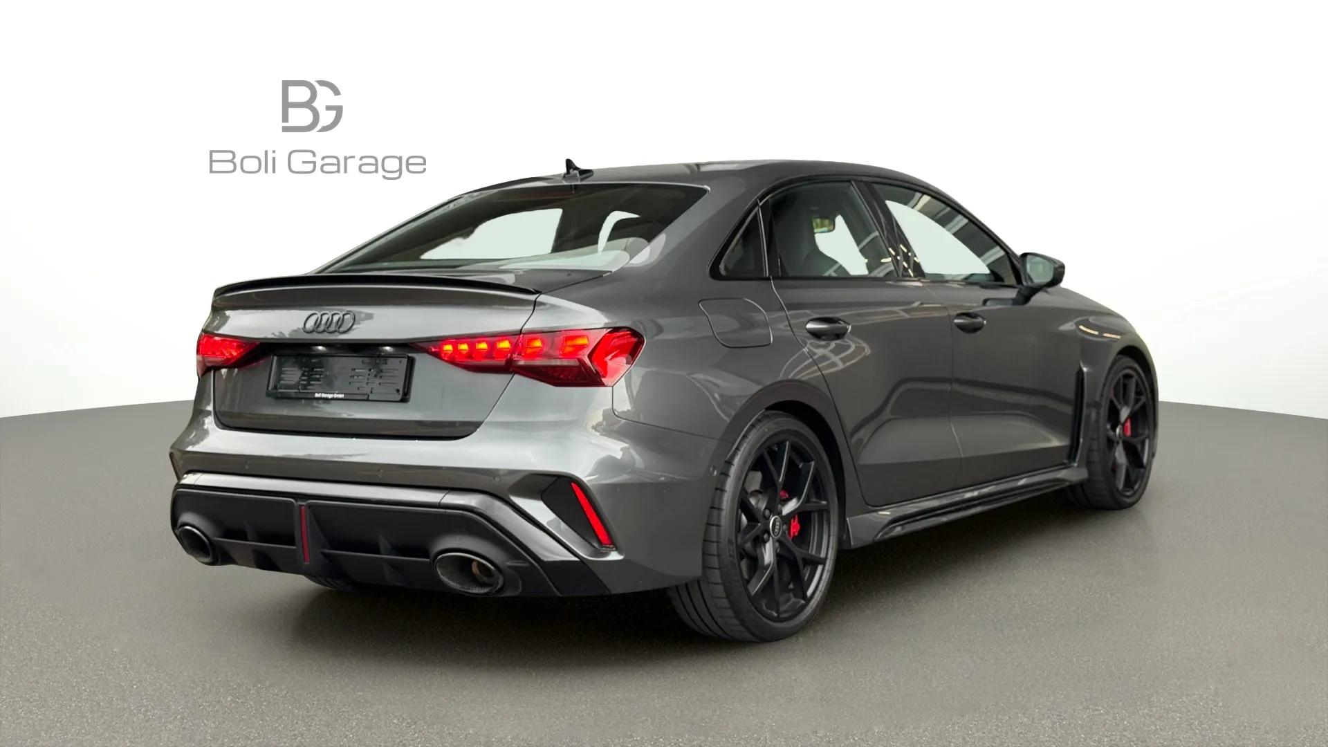 AUDI RS3 Limousine 2.5 TSI quattro S-tronic-image-4