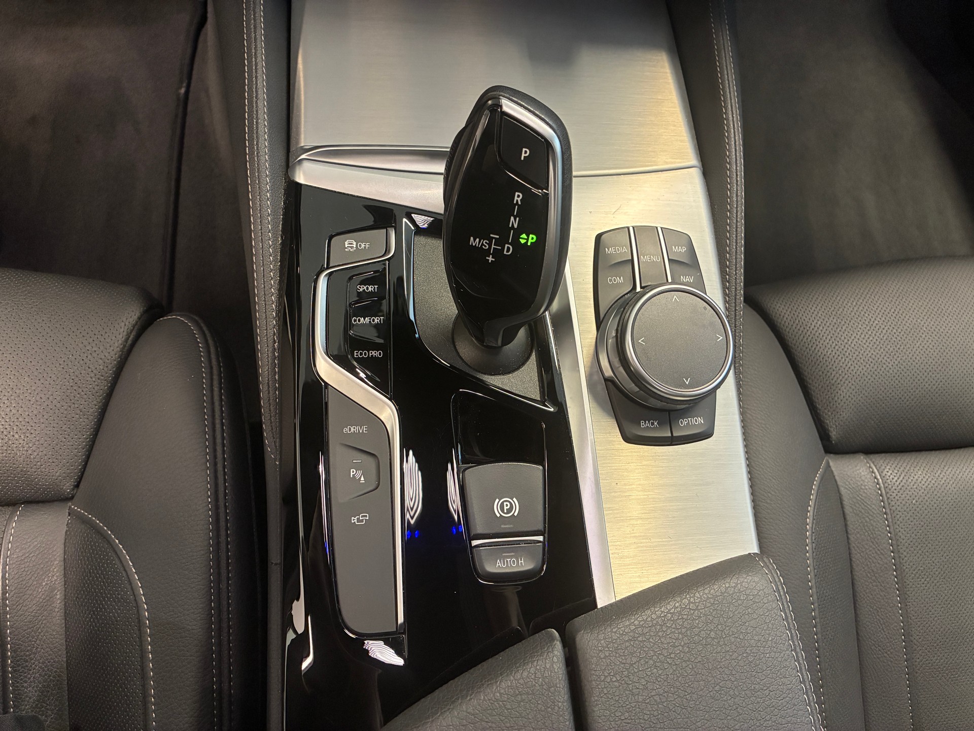 BMW 530e xDrive M Sport-image-11