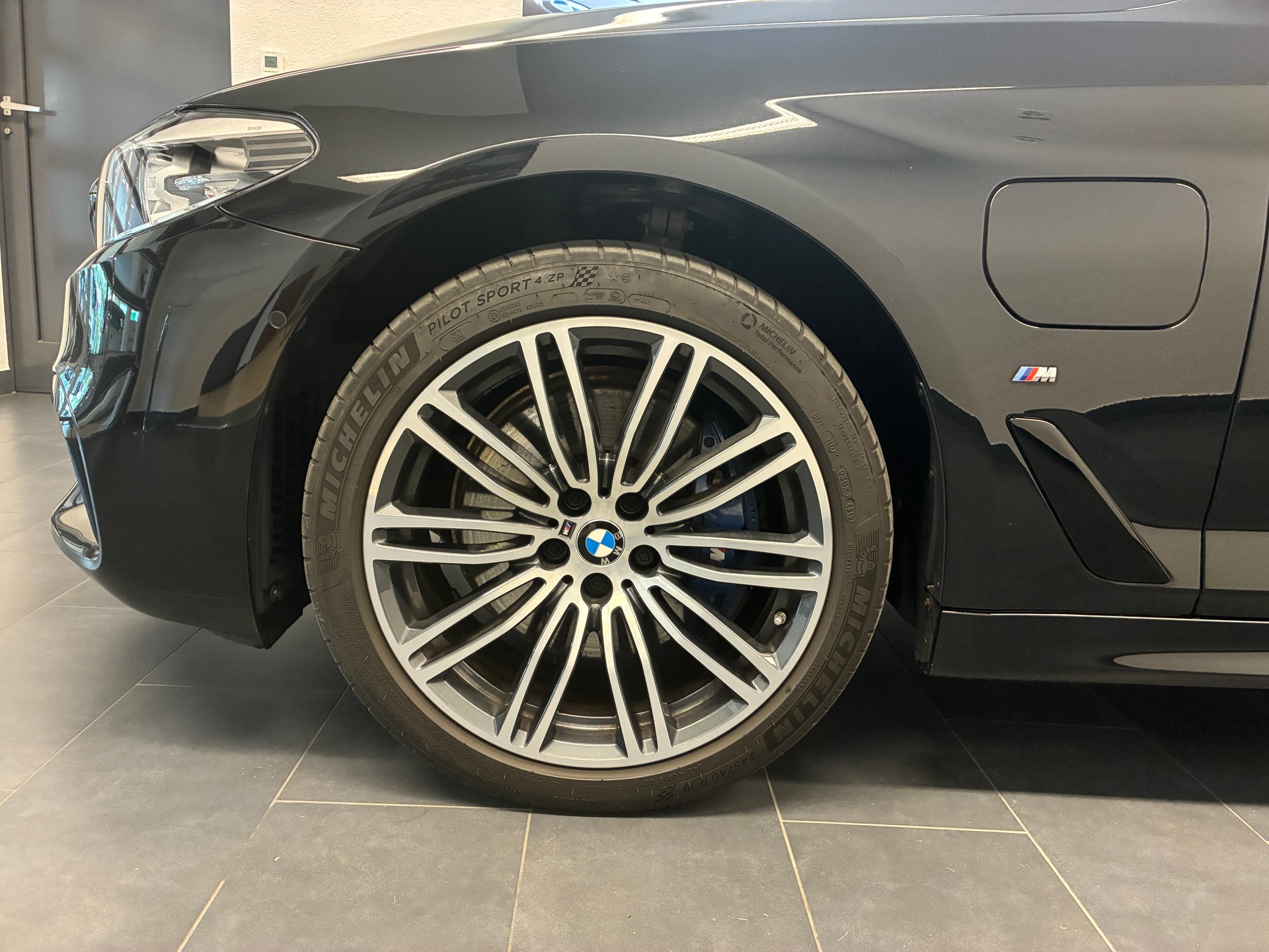BMW 530e xDrive M Sport-image-4